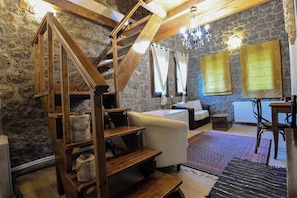 TV, peis og kontorer