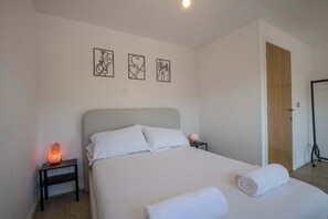 House | 2 bedrooms, Internet - Modern 2-bed House In Swinton - Private Parking (Manchester)
