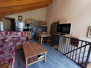 Télévision, cheminée