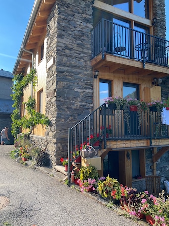 Außenbereich. Charmantes 3-Sterne-Chalet für Skiurlaub und Kuren