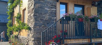 Charming 3-Star Mountain Chalet – Skiing & Spa Retreat