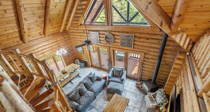 Serene Evergreen Gunter Hollow 3-bedroom Cabin in charming Fayetteville