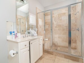 Bathroom - Escapades South Bottom (Gulf Shores)