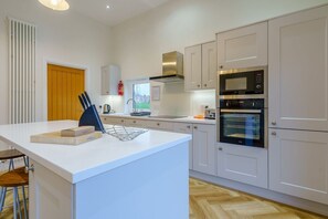 Dishwasher - Lochside Premier Spa (Pet) (Fowlis)