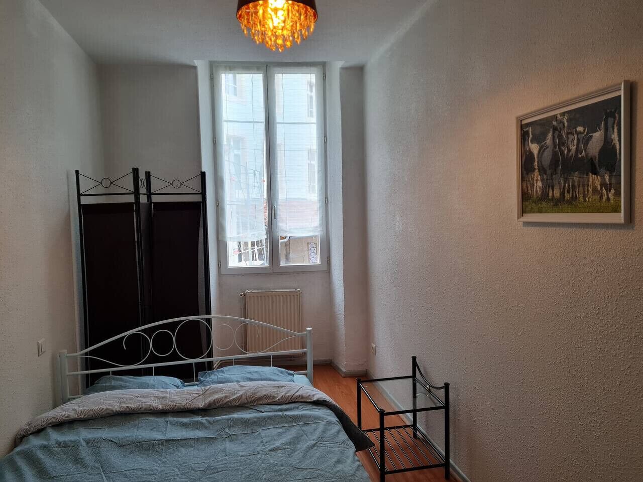 Fer et planche à repasser, draps fournis