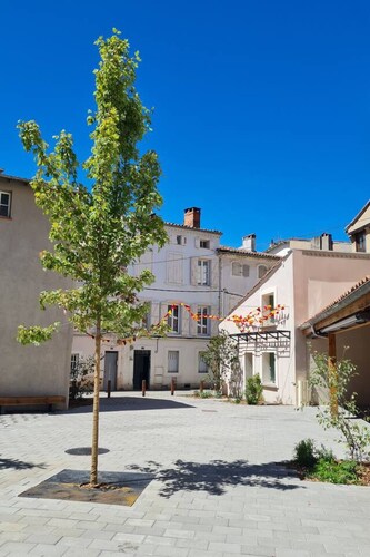 La Belle Époque, grand appartement central à Foix.
