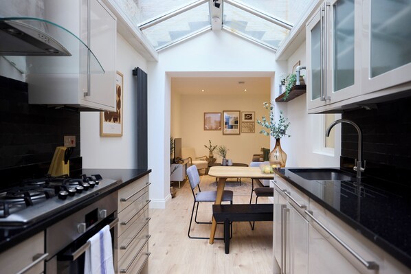 Apartment, Patio | Private kitchen - The Fulham Patio Apartment (London)