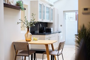Apartment, Patio | Dining - The Fulham Patio Apartment (London)