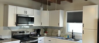 Charming 2-bedroom house with AC in beautiful St Thomas