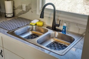 Unclassified image, 2 of 14, button