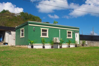 Charming 2-bedroom house with AC in beautiful St Thomas