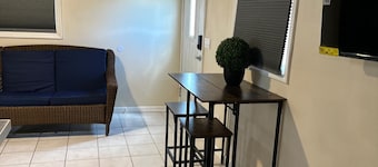 Charming 2-bedroom house with AC in beautiful St Thomas