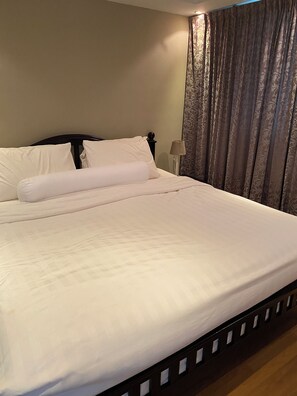 Iron/ironing board, WiFi, bed sheets - One Bedroom Sea View Apartment in Tambon Karon (Tambon Karon)