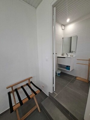 Interior - 5 min from the beach - T2 with Jacuzzi for Retired or Young Couple (Sainte-Luce)