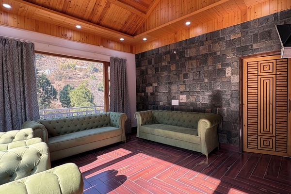Luxury Studio, Balcony, Mountain View | WiFi (free)