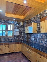 Luxury Studio, Balcony, Mountain View | Private kitchen | Cookware/dishes/utensils