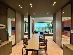 TV - Zins Luxury Apartment 03 (Durrës)