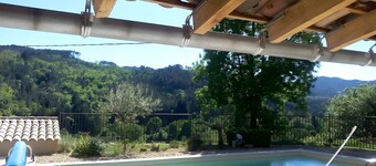 Grand Gîte Apartment with Mountain View, Shared Pool, and Wi-Fi