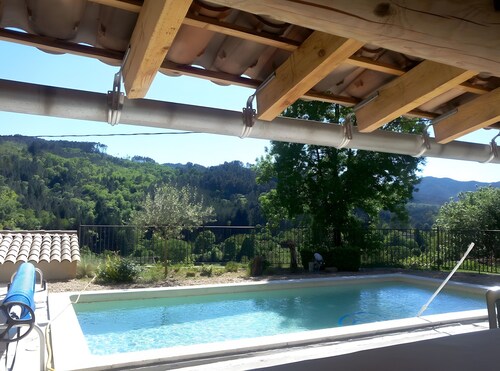 Appartement « Grand Gîte » avec vue sur la montagne, piscine partagée et Wi-Fi