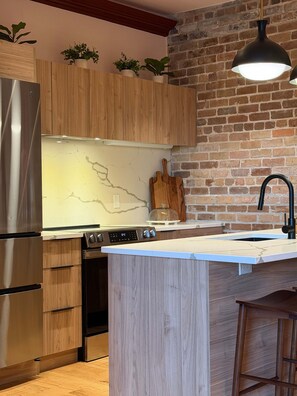 Apartment | 4 bedrooms - The Gisele: 4br/3ba for 8 Pool + Streetcar Stop (New Orleans)