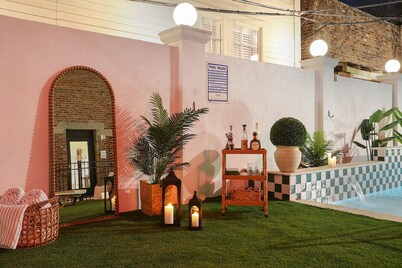 The Gisele: 4br/3ba for 8 Pool + Streetcar Stop