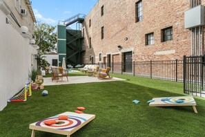 Apartment | 4 bedrooms - The Gisele: 4br/4ba for 8 Pool + Streetcar Stop (New Orleans)