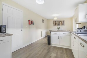 House | 5 bedrooms, Internet - Spacious 5-bed Contractor House - Parking Wi-fi (Coventry)