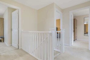 House | 5 bedrooms, Internet - Spacious 5-bed Contractor House - Parking Wi-fi (Coventry)