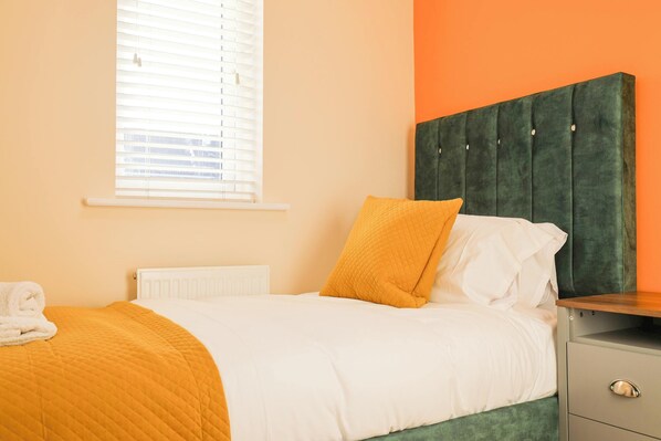 House | 5 bedrooms, Internet - Spacious 5-bed Contractor House - Parking Wi-fi (Coventry)