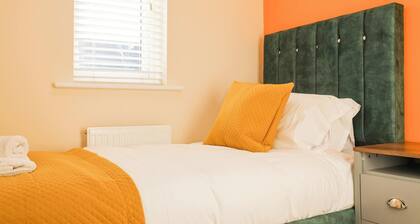 Spacious 5-bed Contractor House - Parking Wi-fi