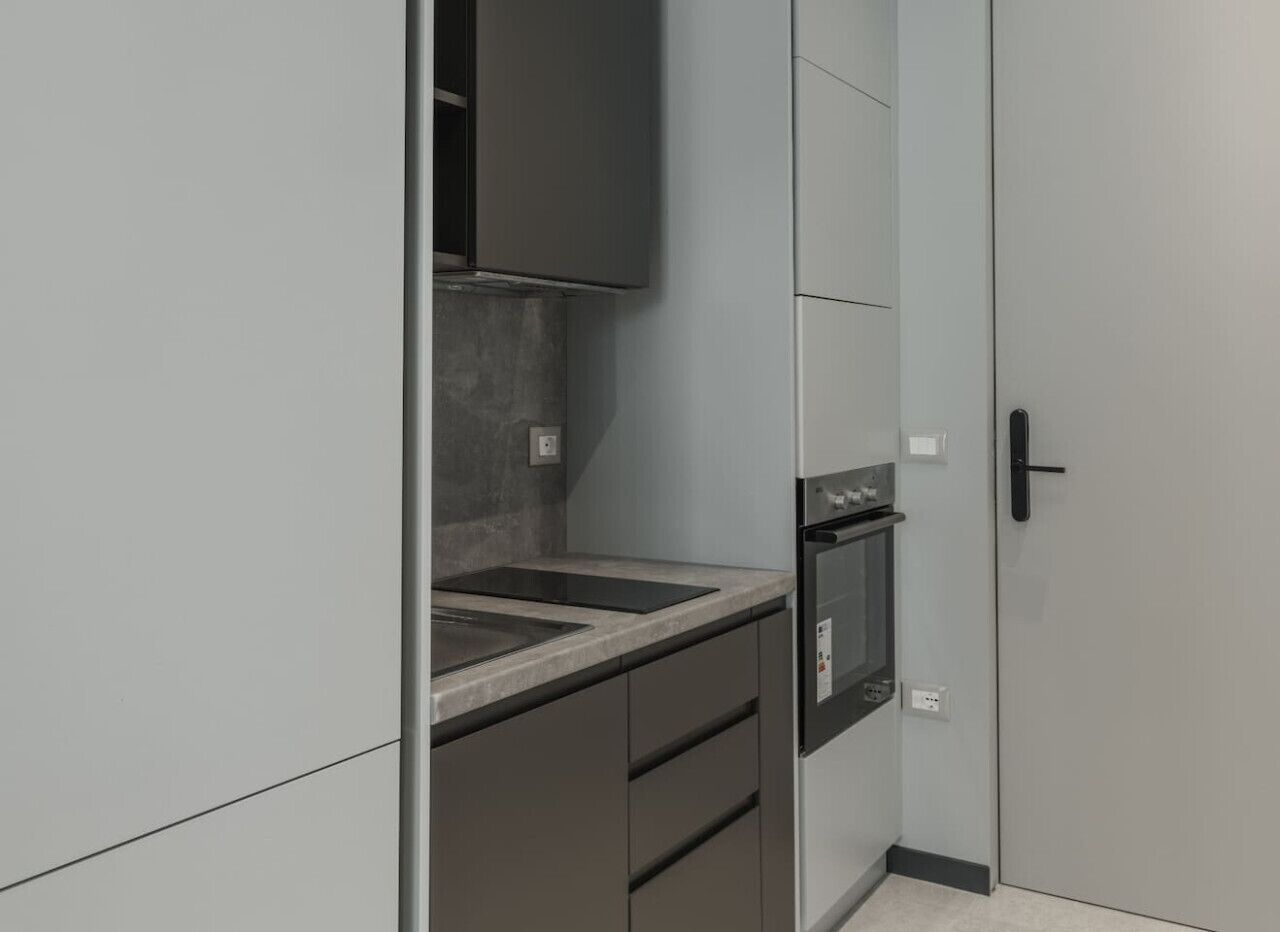 Refrigerador, horno, parrilla de estufa y cafetera y tetera 