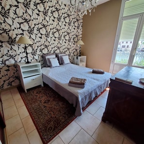 Bügeleisen/Bügelbrett, WLAN, Bettwäsche