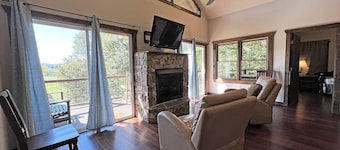 Firefly Hill Cabin-Hot Tub - Fire Pit - Mountain View
