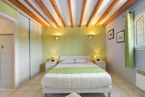 1 室のベッドルーム、WiFi、ベッドシーツ
