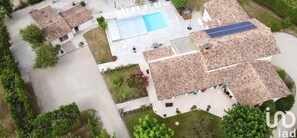 Exterior - Bed and Breakfast 'Chambre D'hôtes Bergamotte' with Shared Pool, Shared Terrace and Wi-Fi (Bégadan)