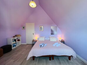 Iron/ironing board, WiFi - Windows to the Infinite Blue – Sea View & Direct Beach Access (Concarneau)