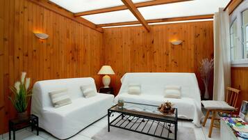 Télévision, table de tennis de table