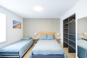 WiFi, bed sheets - Bed and Breakfast 'Callune' with Wi-Fi and Air Conditioning (Capbreton)