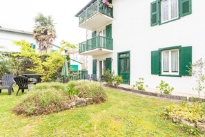 Property grounds - Apartment 'Etxexuria' with Private Terrace, Wi-Fi and Air Conditioning (Cambo les Bains)