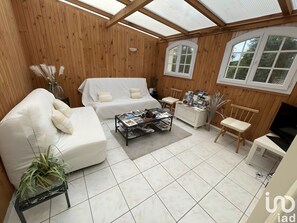 Fernseher, Tischtennisplatte