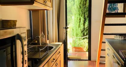 Bed and Breakfast 'Duplex - Les Toits Du Gaou' with Shared Terrace and Wi-Fi