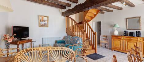 Télévision, chaîne hi-fi