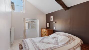 Iron/ironing board, WiFi