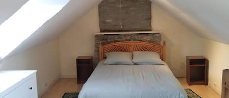 Bügeleisen/Bügelbrett, WLAN, Bettwäsche