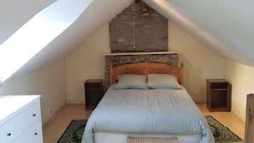 Silitysrauta/-lauta, Wi-Fi, vuodevaatteet