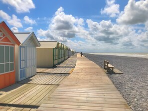 Beach - Ferté Valises Cottage, Central St-Valery-sur-Somme, Quiet, Free Parking Spot (Saint-Valery-sur-Somme)