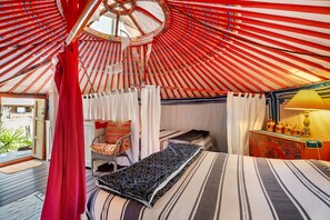WiFi, bed sheets