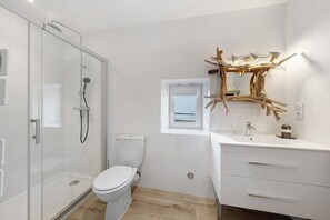 Douche, serviettes fournies