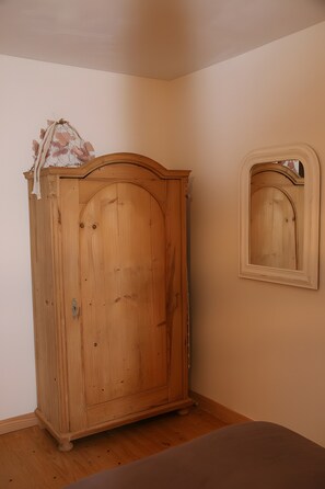 Strygejern/strygebræt, Wi-Fi, sengetøj