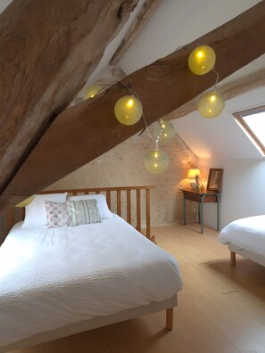 WiFi, bed sheets